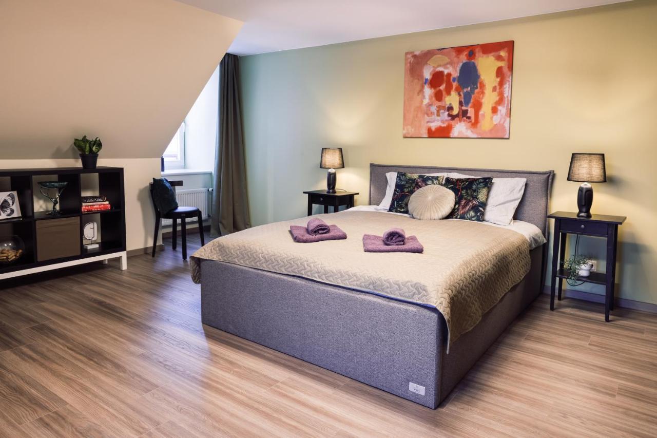 Rothko Apartment/8 Guests/4Bedrooms/Riga Old Town 외부 사진
