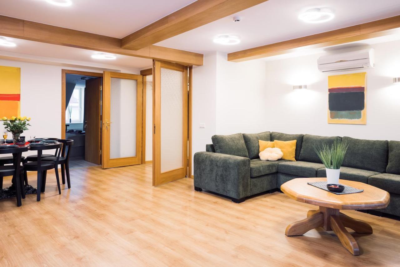 Rothko Apartment/8 Guests/4Bedrooms/Riga Old Town 외부 사진