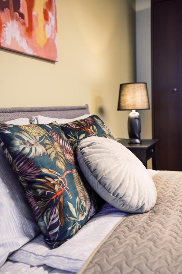 Rothko Apartment/8 Guests/4Bedrooms/Riga Old Town 외부 사진