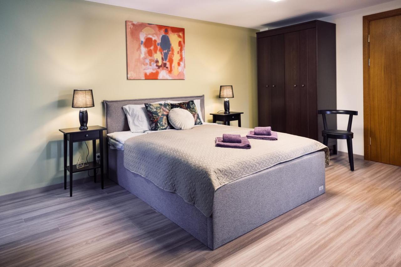 Rothko Apartment/8 Guests/4Bedrooms/Riga Old Town 외부 사진
