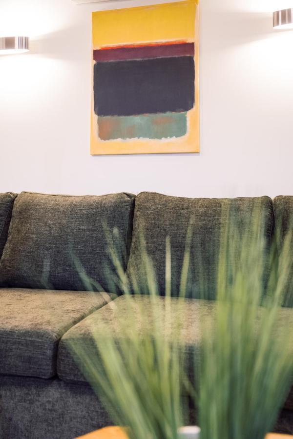 Rothko Apartment/8 Guests/4Bedrooms/Riga Old Town 외부 사진